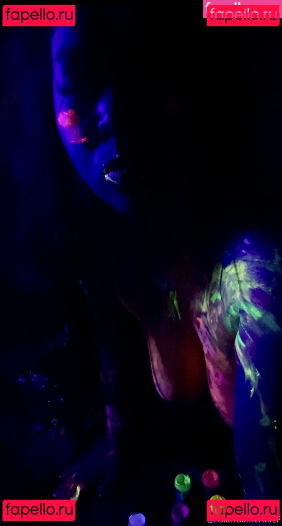 asiangamermilf Onlyfans Photo Gallery 