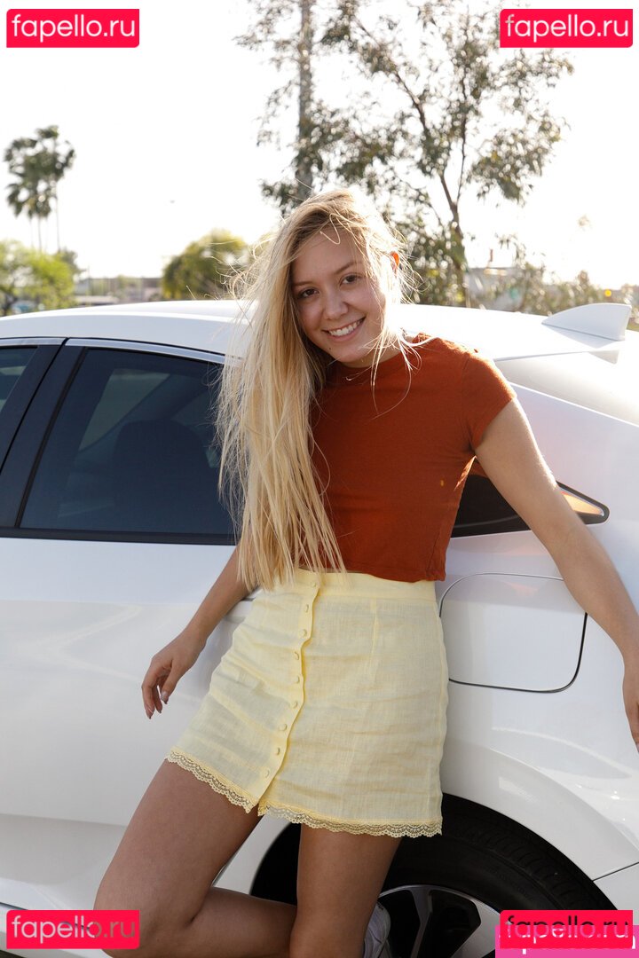 Adriana / Briannaperez / Raylynn Onlyfans Photo Gallery 