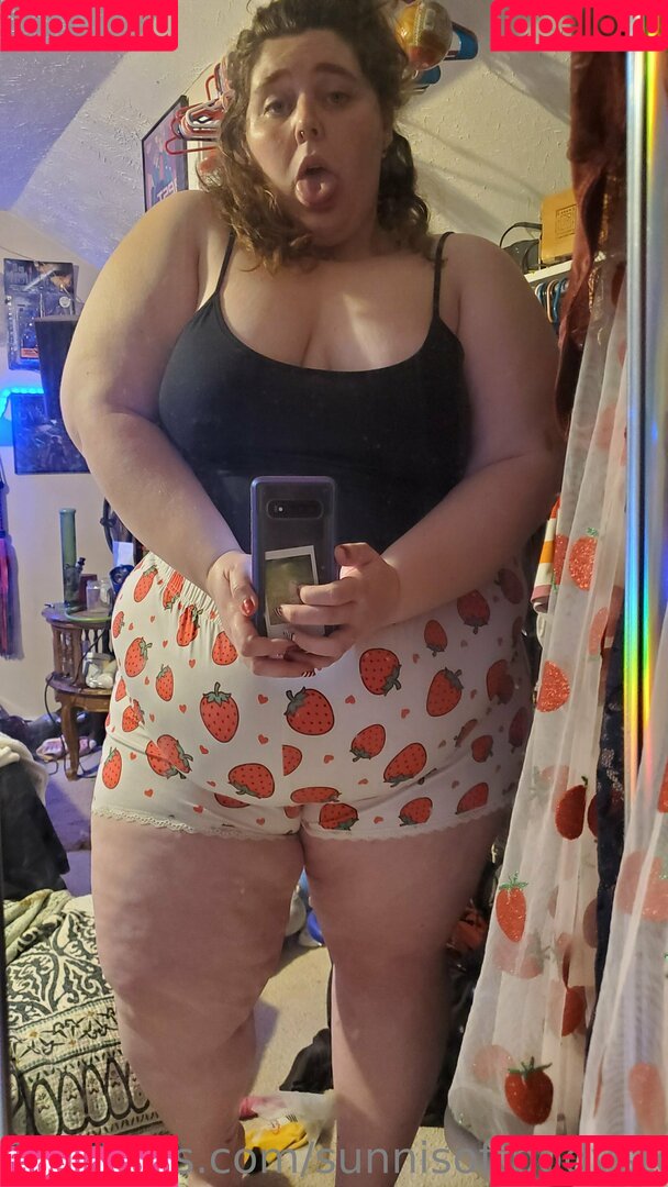 sunnisoftbodystoner Onlyfans Photo Gallery 