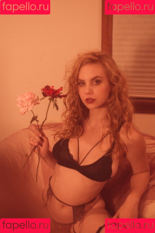 Kayla Coyote Onlyfans Photo Gallery 