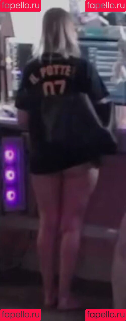 emilycc Onlyfans Photo Gallery 