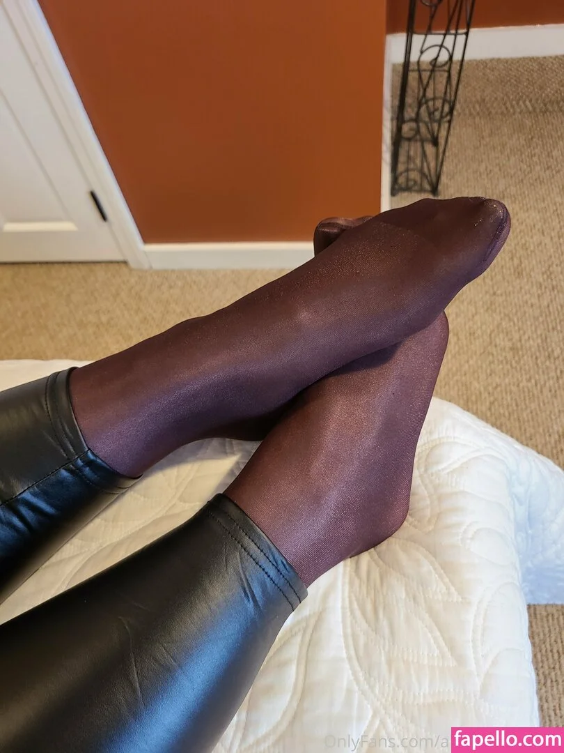 aimeenylonfree Onlyfans Photo Gallery 