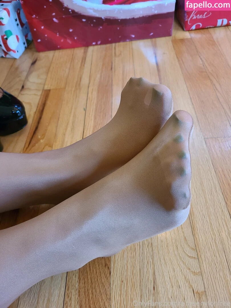 aimeenylonfree Onlyfans Photo Gallery 