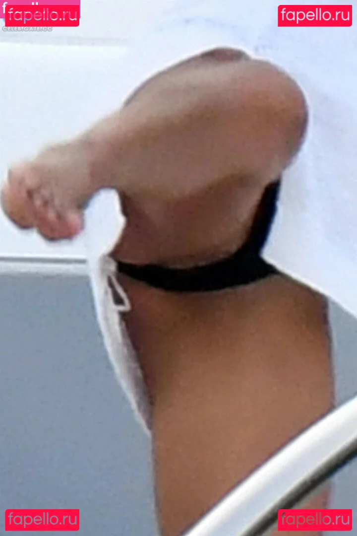 Brooke Burke Onlyfans Photo Gallery 