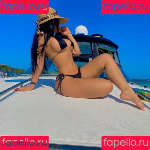 Osmery Cortez Onlyfans Photo Gallery 