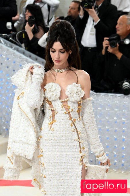 Anne Hathaway Onlyfans Photo Gallery 