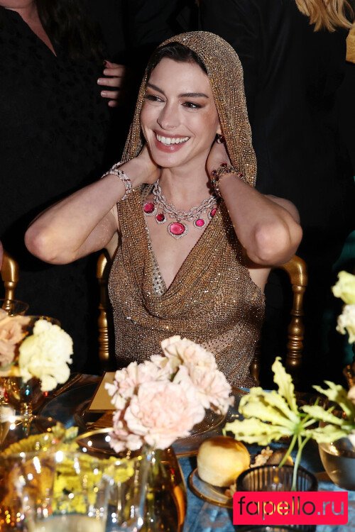 Anne Hathaway Onlyfans Photo Gallery 