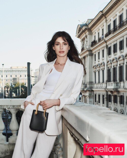 Anne Hathaway Onlyfans Photo Gallery 