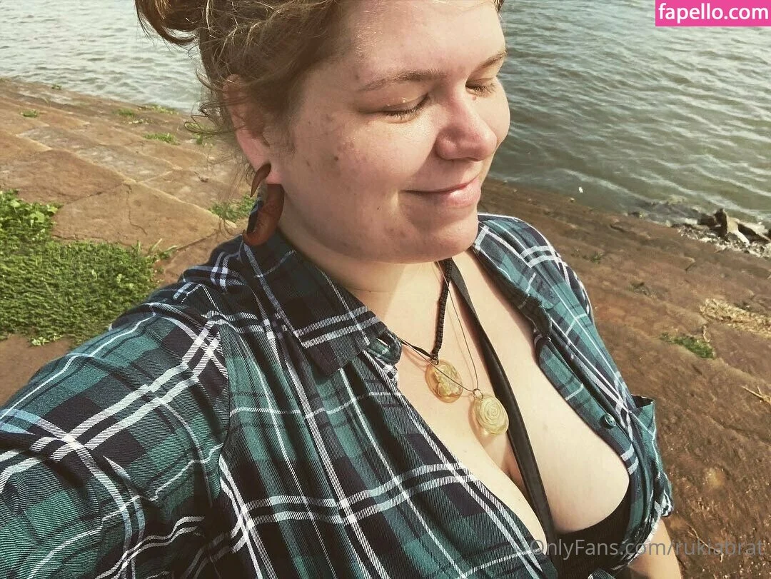rukiabrat Onlyfans Photo Gallery 