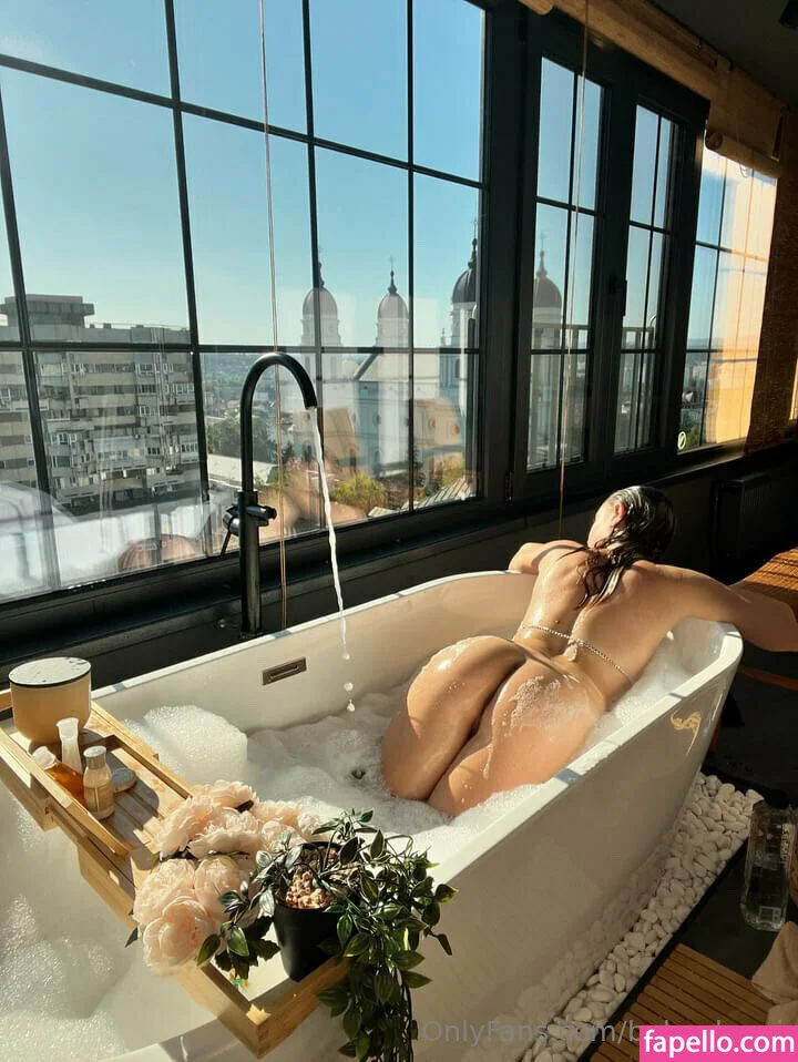 babeokami Onlyfans Photo Gallery 