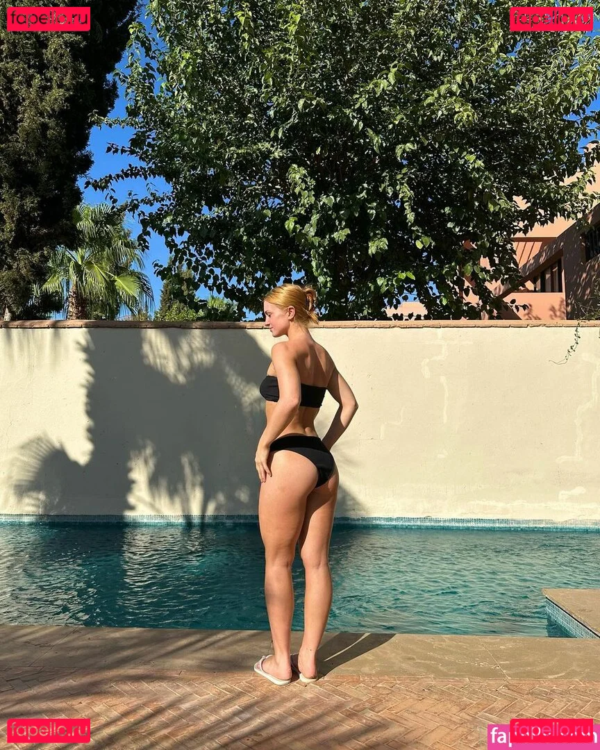 Maisie Smith Onlyfans Photo Gallery 