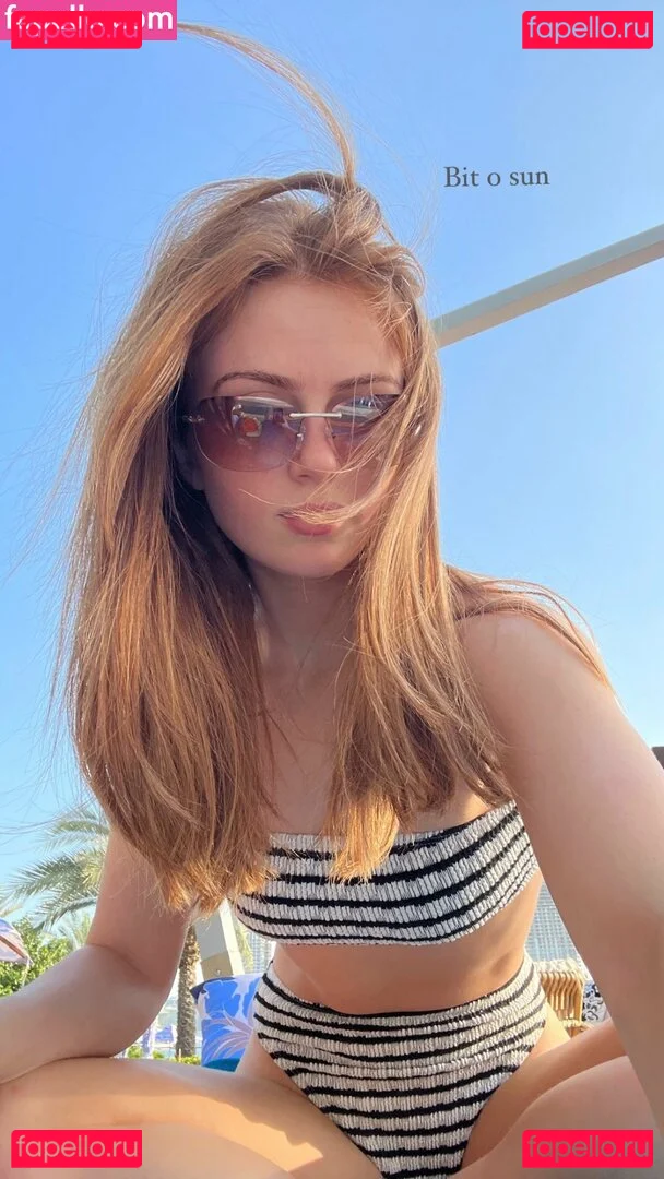 Maisie Smith Onlyfans Photo Gallery 