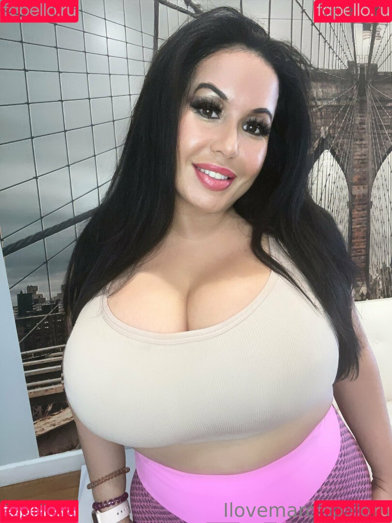 latinamilfnyc Onlyfans Photo Gallery 