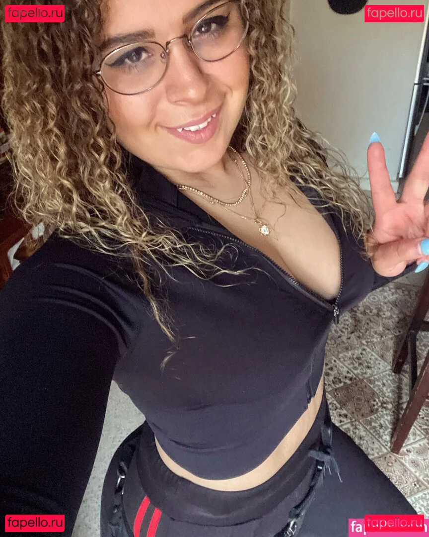 JustYeliz Onlyfans Photo Gallery 