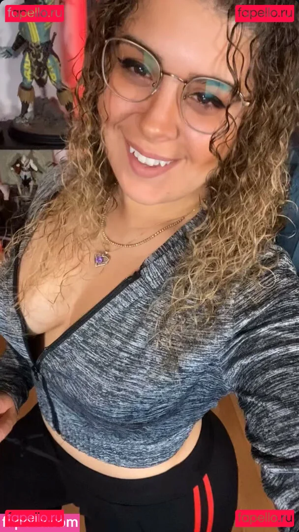 JustYeliz Onlyfans Photo Gallery 