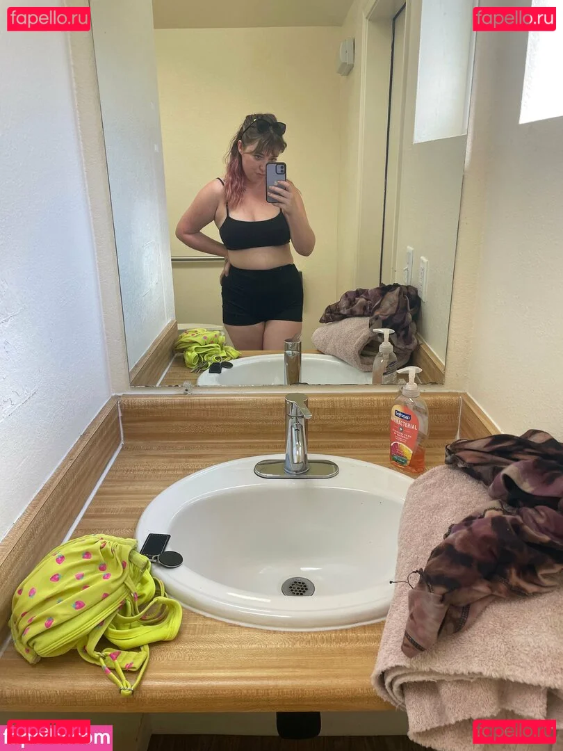 lilpinkalien Onlyfans Photo Gallery 