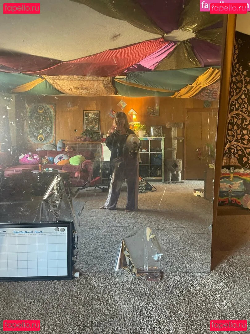 lilpinkalien Onlyfans Photo Gallery 