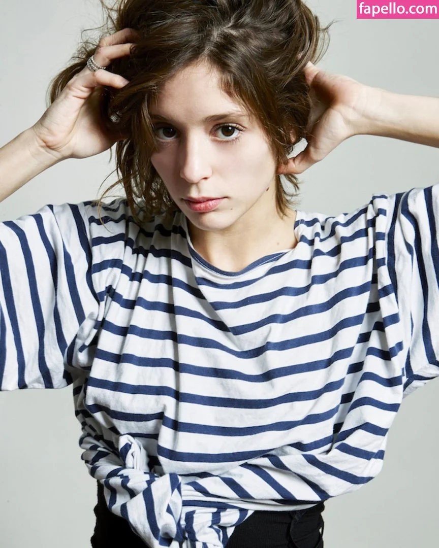 Lucie Bourdeu Onlyfans Photo Gallery 