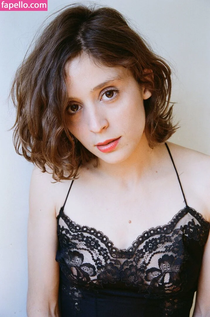 Lucie Bourdeu Onlyfans Photo Gallery 