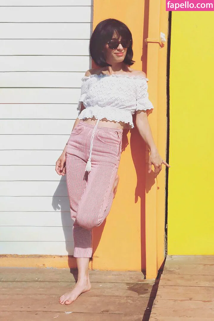 Lucie Bourdeu Onlyfans Photo Gallery 