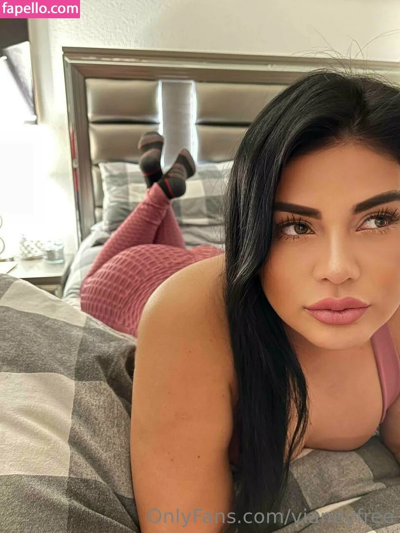 vianeyfree Onlyfans Photo Gallery 