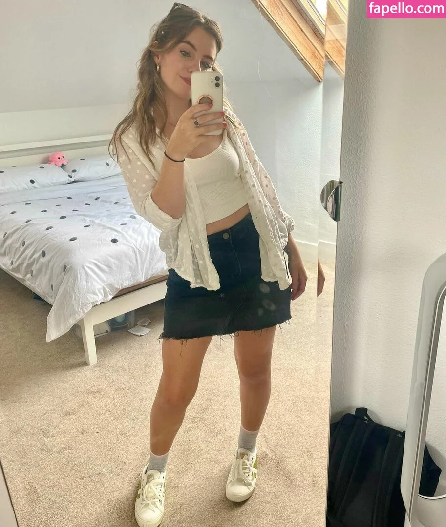 Averytinyleaf Onlyfans Photo Gallery 