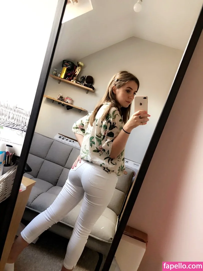 Averytinyleaf Onlyfans Photo Gallery 