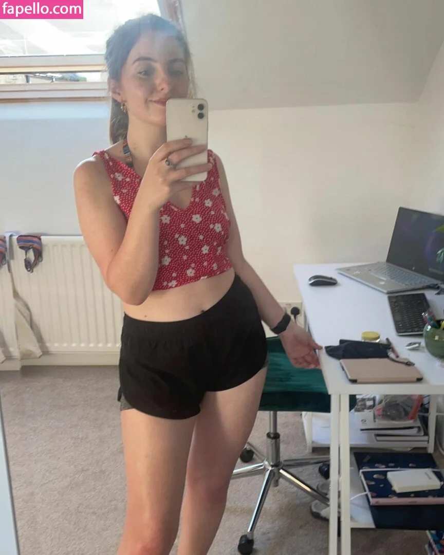 Averytinyleaf Onlyfans Photo Gallery 