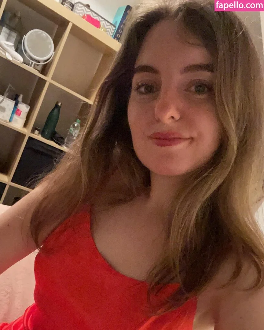 Averytinyleaf Onlyfans Photo Gallery 