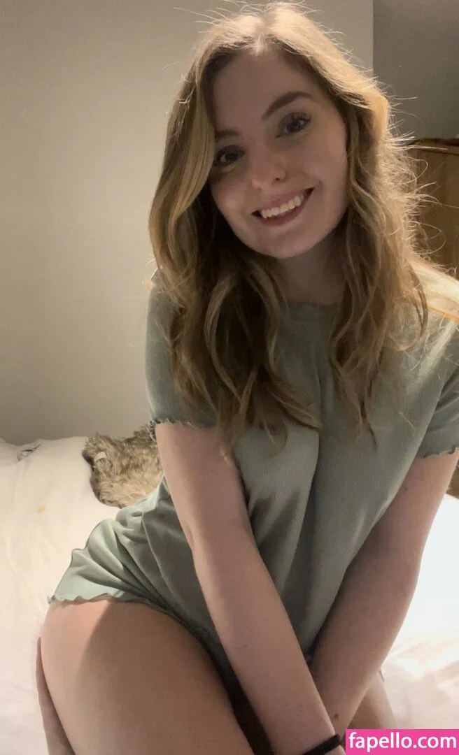 Averytinyleaf Onlyfans Photo Gallery 