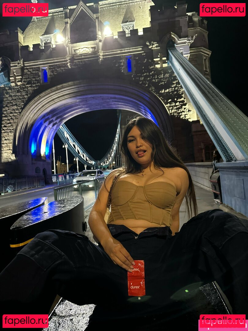 strawverryfields / violeta.straw Onlyfans Photo Gallery 