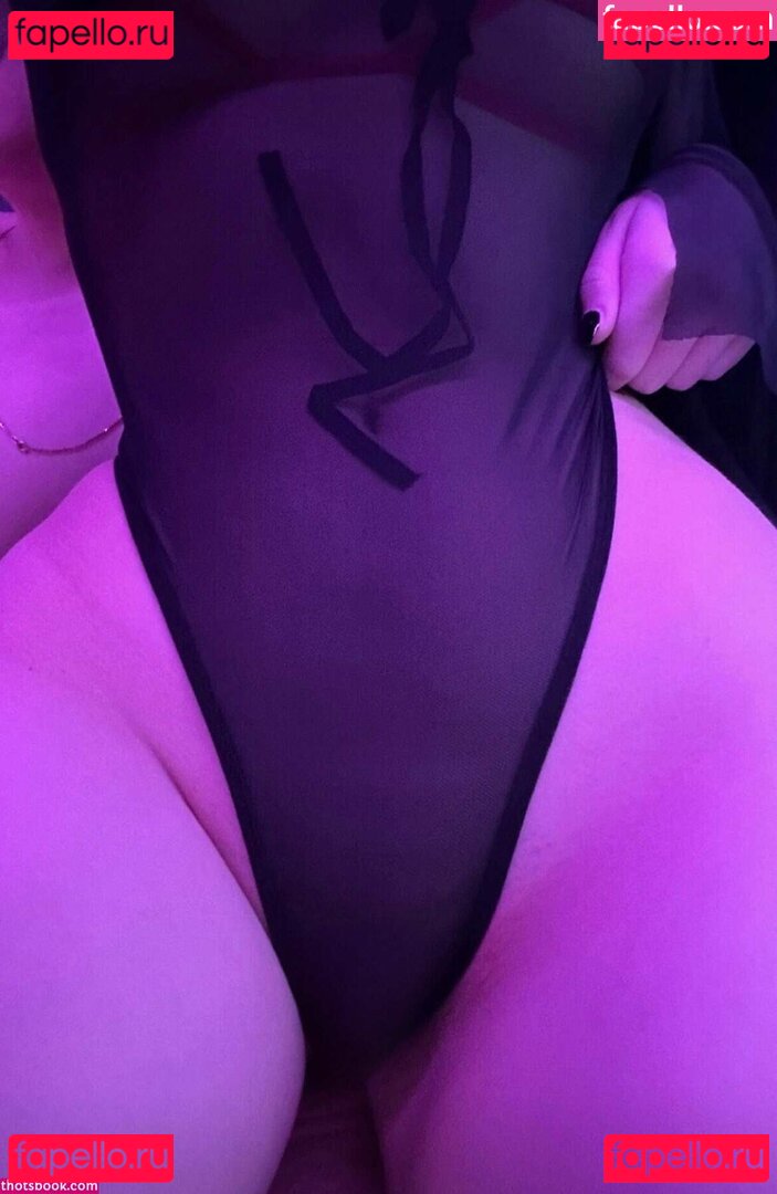 Imskirby / succubuzza Onlyfans Photo Gallery 