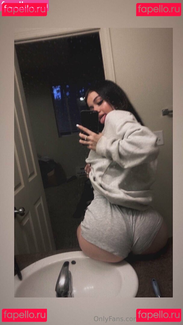 stella_pearl / stellapearl2 Onlyfans Photo Gallery 