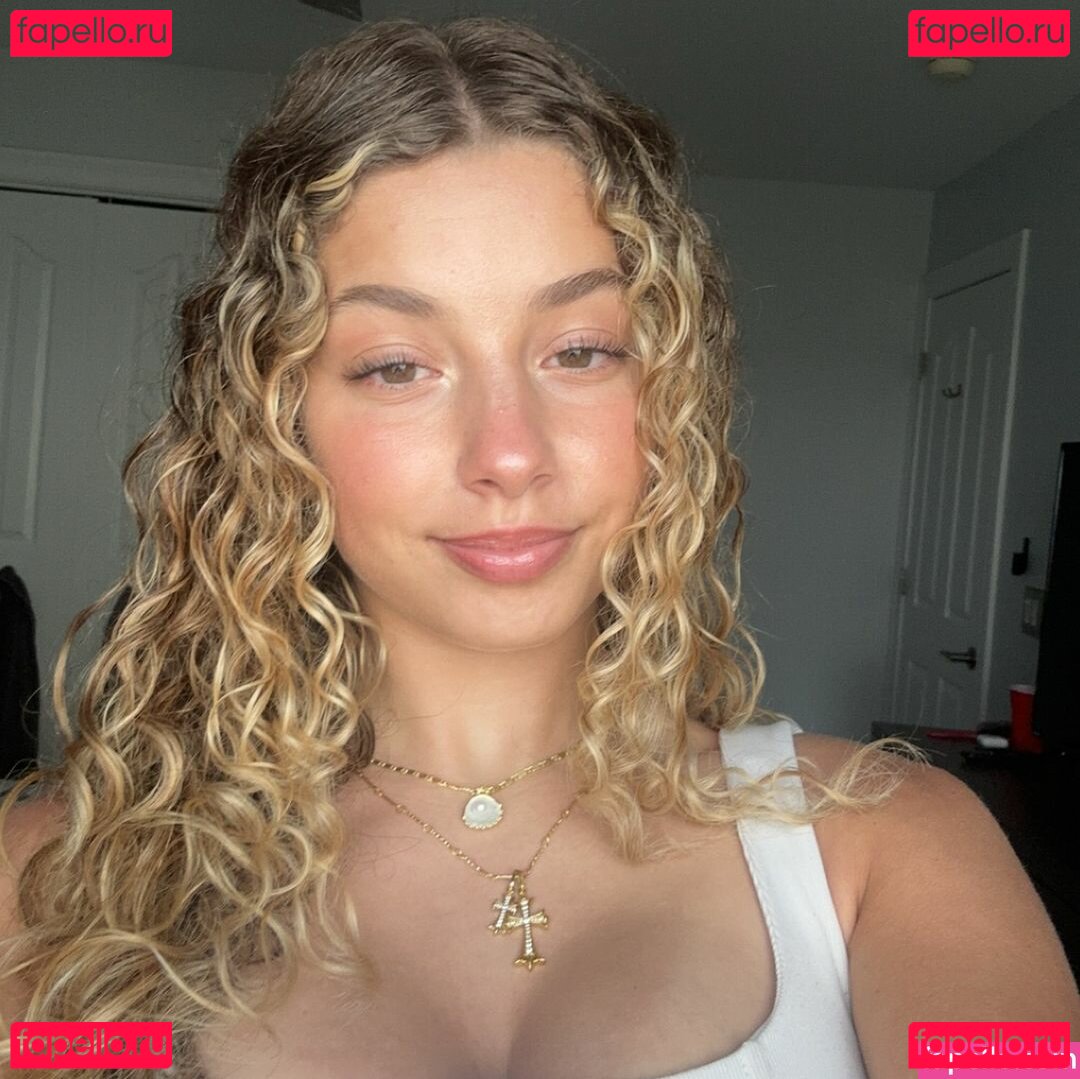 itskirapregiato / kirapregiato Onlyfans Photo Gallery 