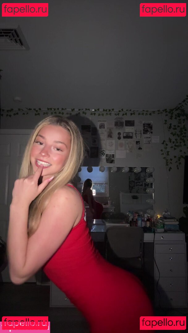 itskirapregiato / kirapregiato Onlyfans Photo Gallery 