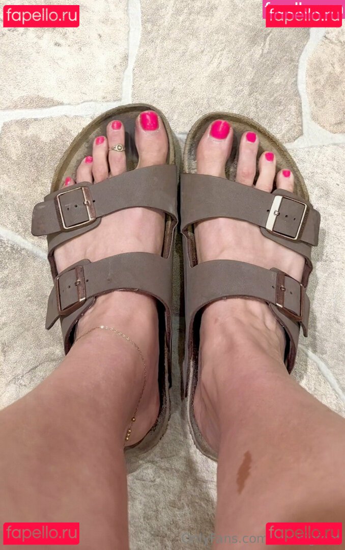 briabigfeet Onlyfans Photo Gallery 