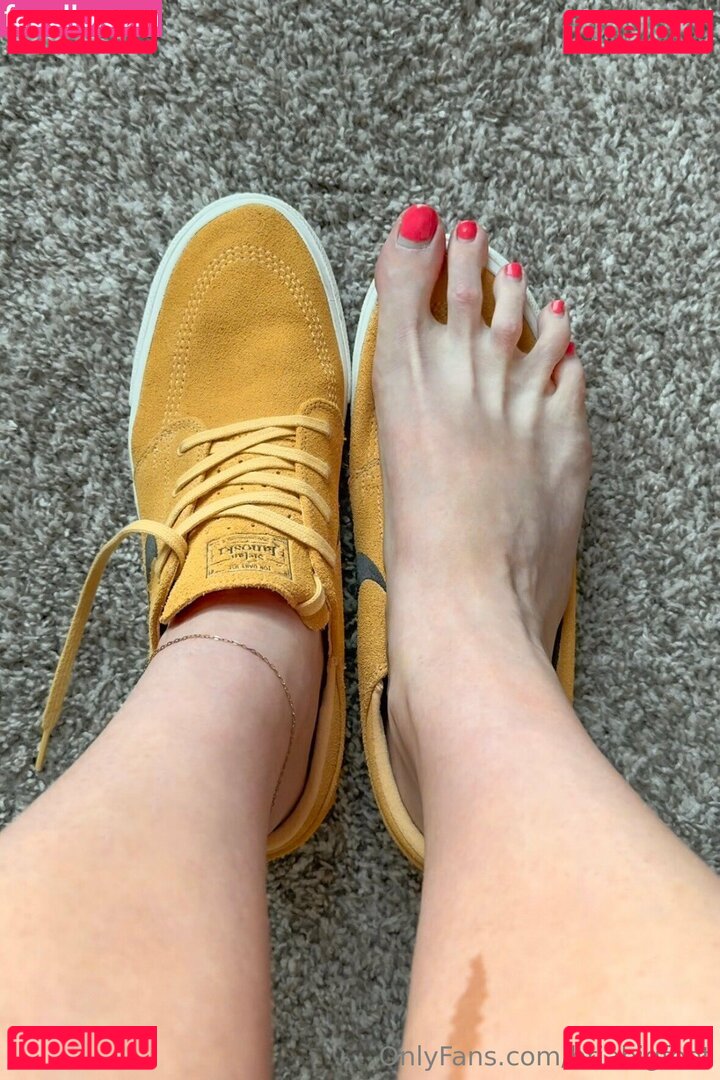 briabigfeet Onlyfans Photo Gallery 