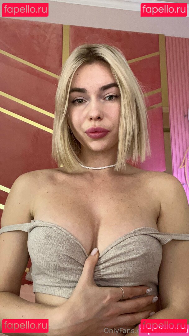 nicole.your.kitty / yourkittys Onlyfans Photo Gallery 