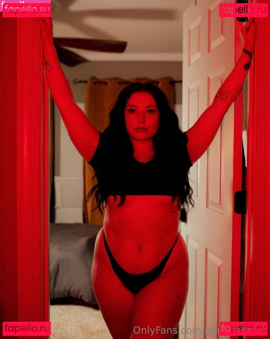 demi.lamour / piiiper__ Onlyfans Photo Gallery 