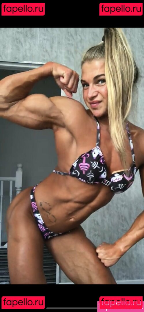 _emjbrand98_ / emilyjbrand98 Onlyfans Photo Gallery 