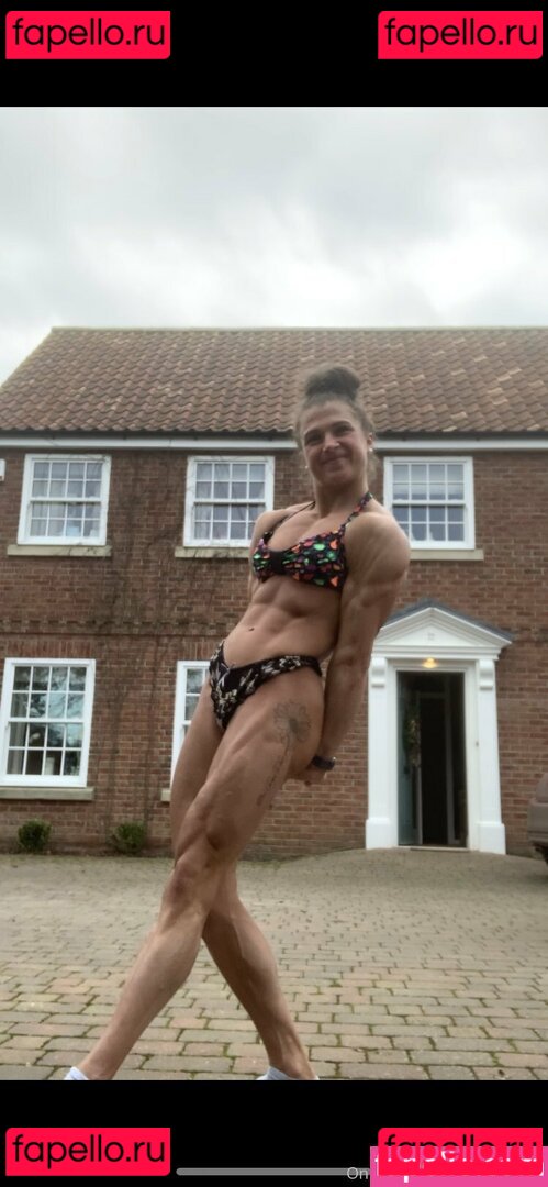 _emjbrand98_ / emilyjbrand98 Onlyfans Photo Gallery 