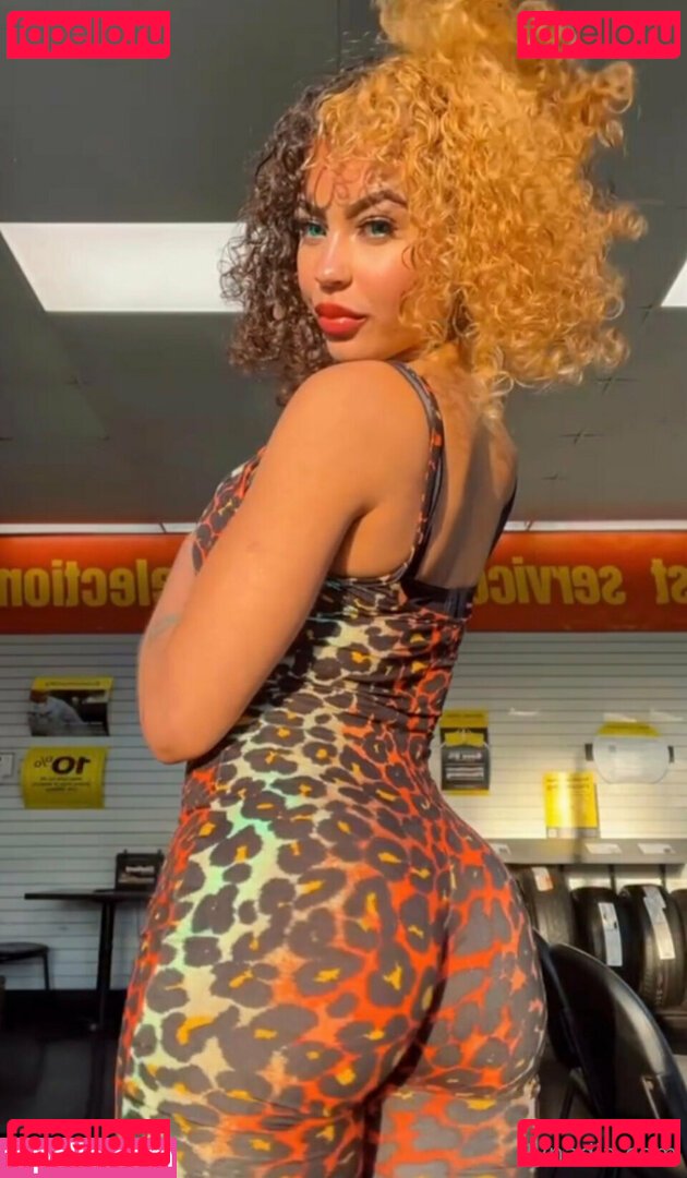 itsnadiarae Onlyfans Photo Gallery 