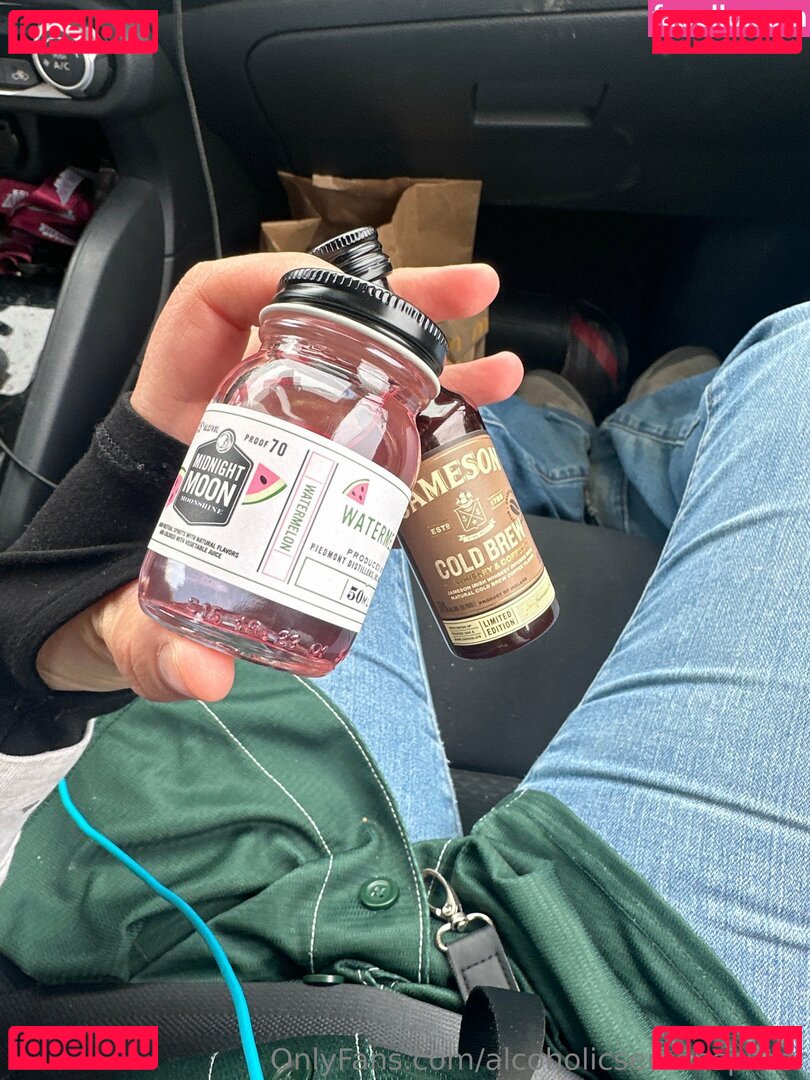 alcoholicsemenspitter Onlyfans Photo Gallery 