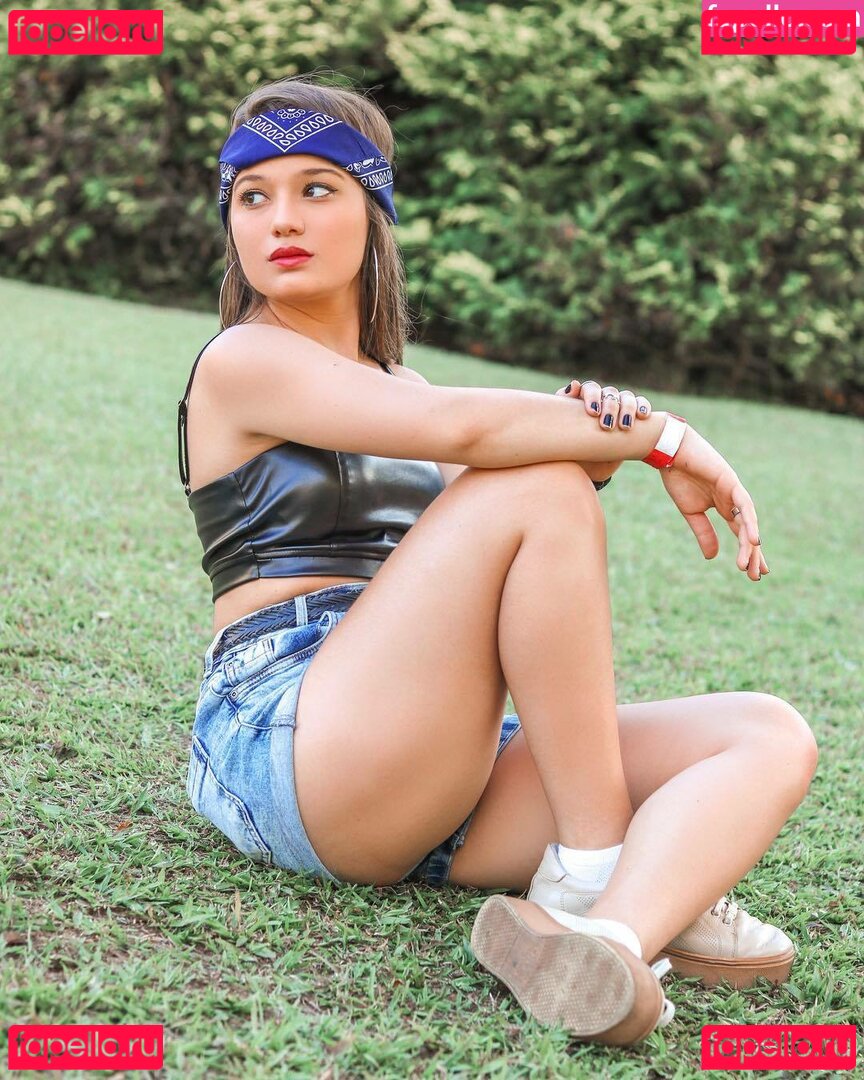 Karize Brum / giuliabrum / karizebrumoficial Onlyfans Photo Gallery 