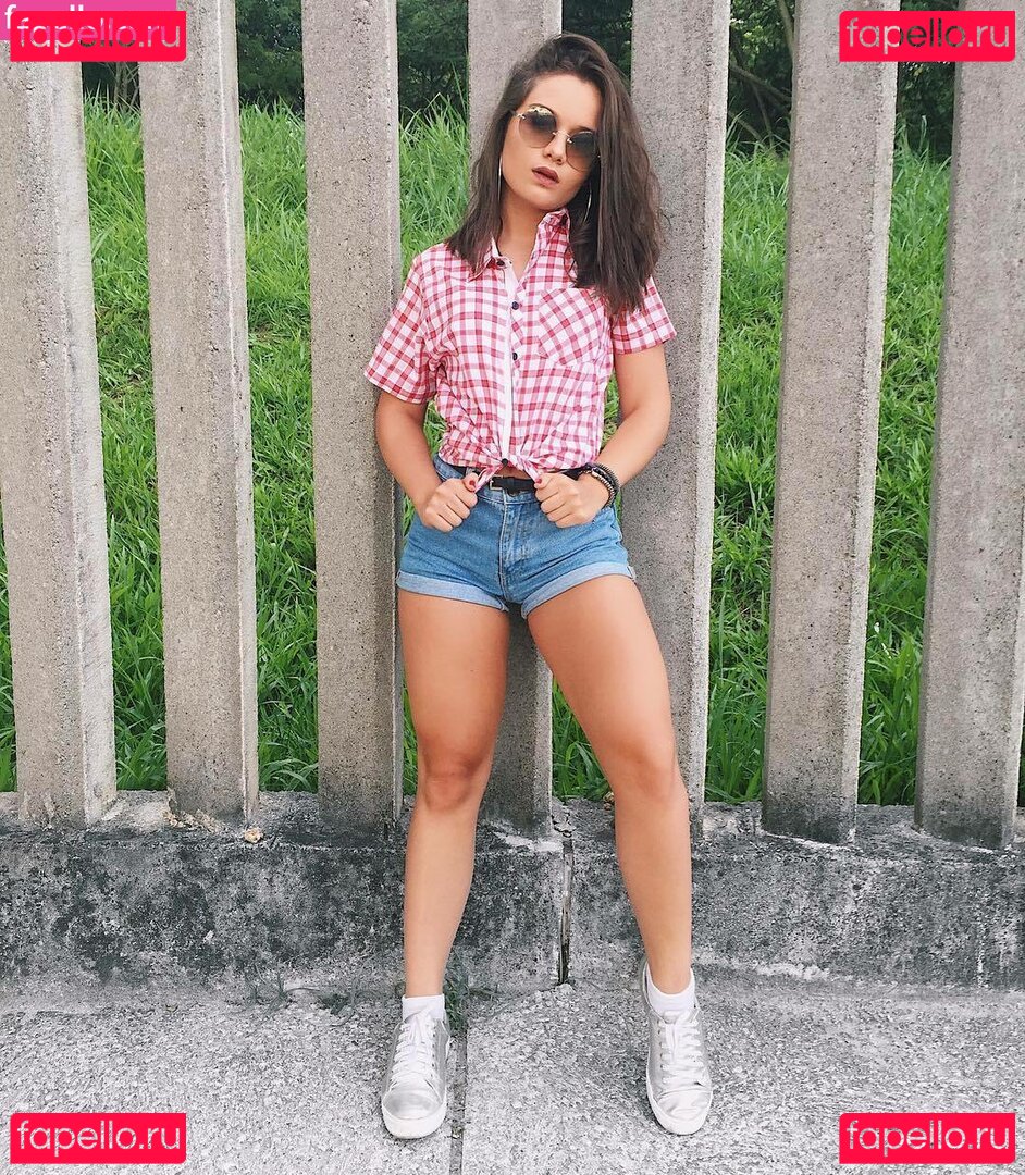 Karize Brum / giuliabrum / karizebrumoficial Onlyfans Photo Gallery 