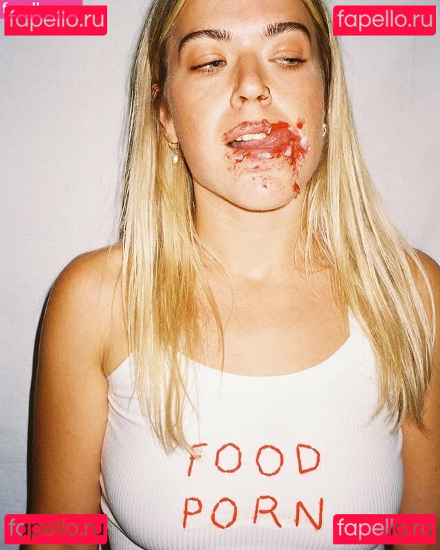 Brittany Cosgrove / brattycosgrove Onlyfans Photo Gallery 