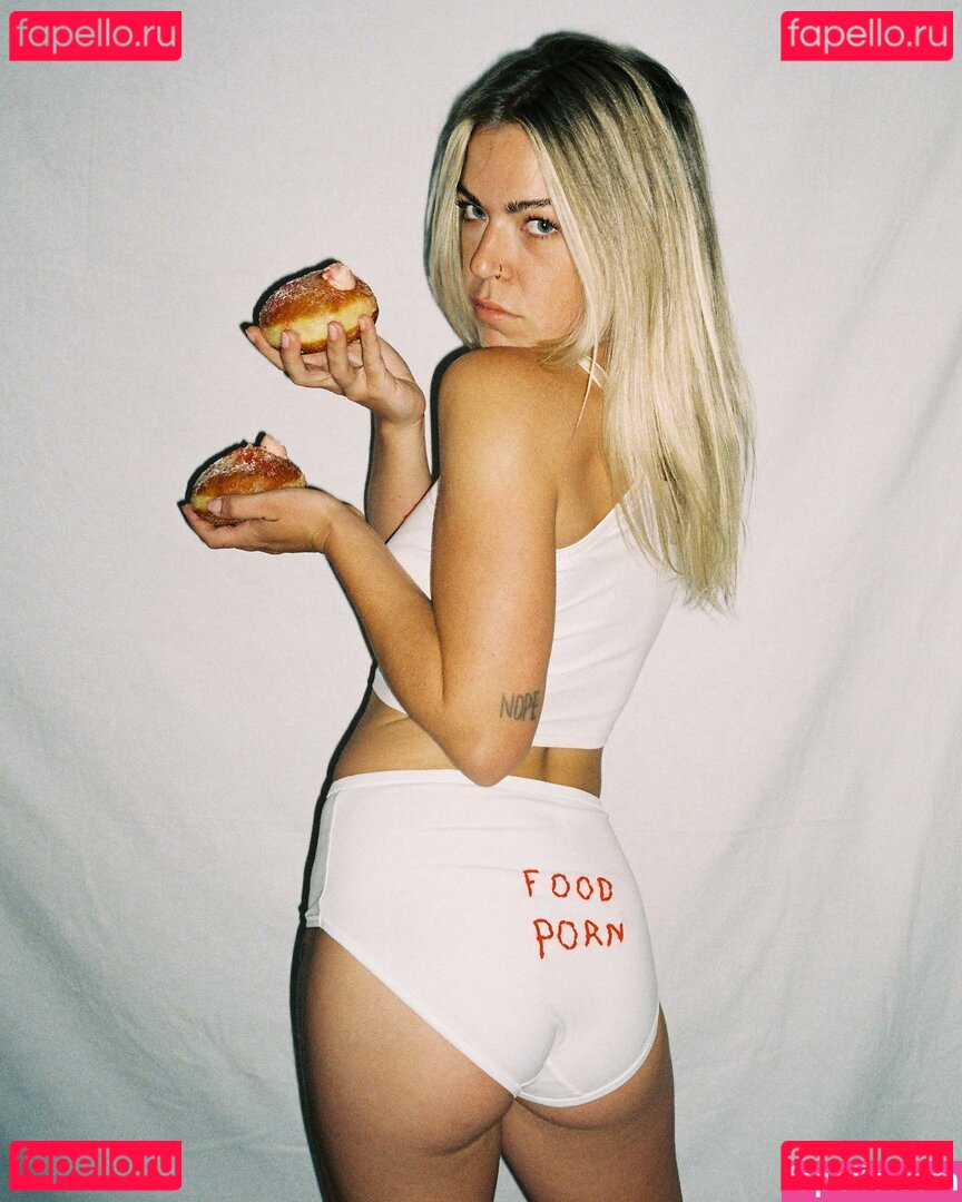 Brittany Cosgrove / brattycosgrove Onlyfans Photo Gallery 