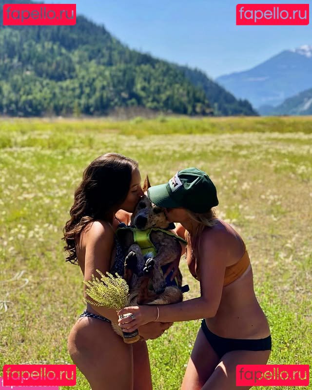 Kalissalolos / kalismallz Onlyfans Photo Gallery 