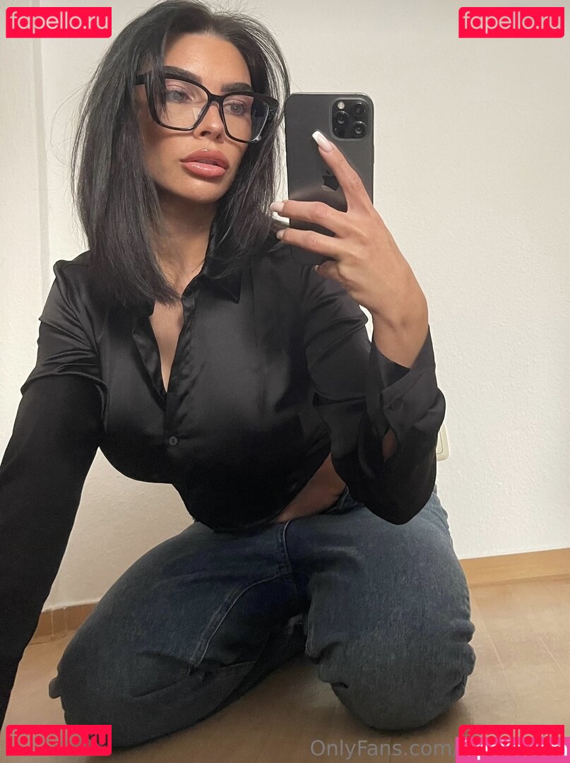 Krissiswrld Onlyfans Photo Gallery 