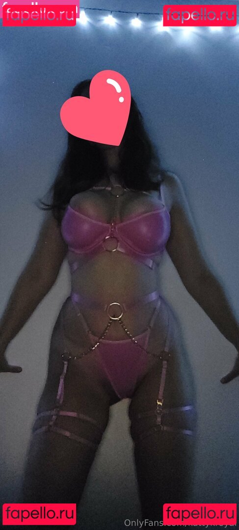 katteyroy / kattykroyal Onlyfans Photo Gallery 